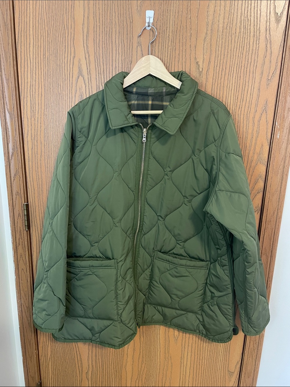 Green and plaid reversible plus size lightweight jacket